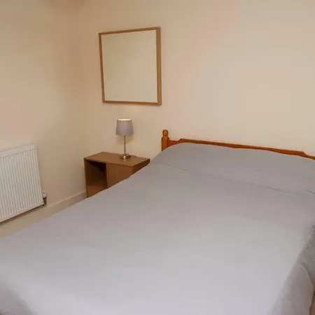 Comfortable 2 Bedroom شقة بريستول