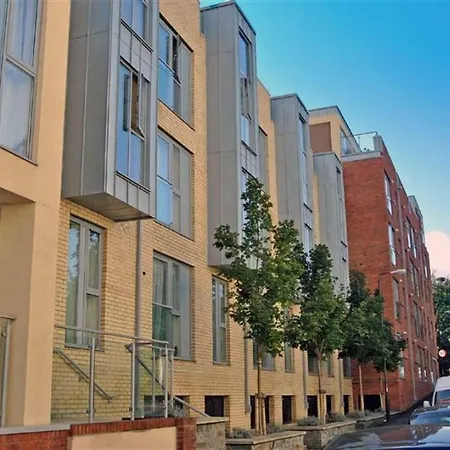 Comfortable 2 Bedroom